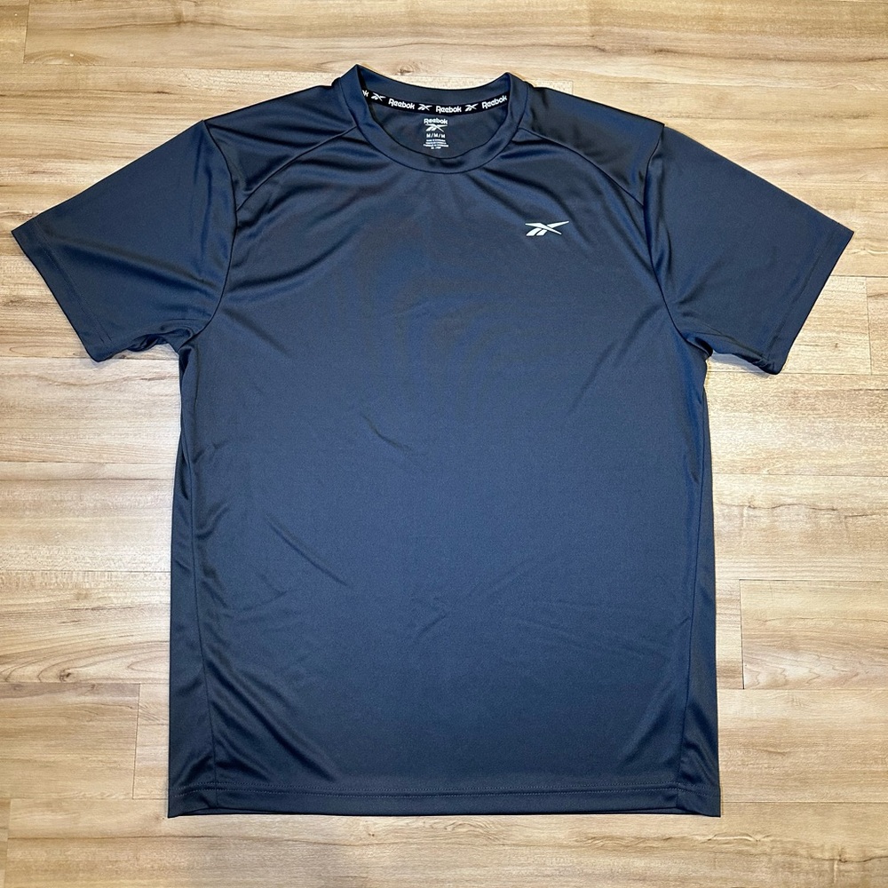 Reebok Shirt Size Medium